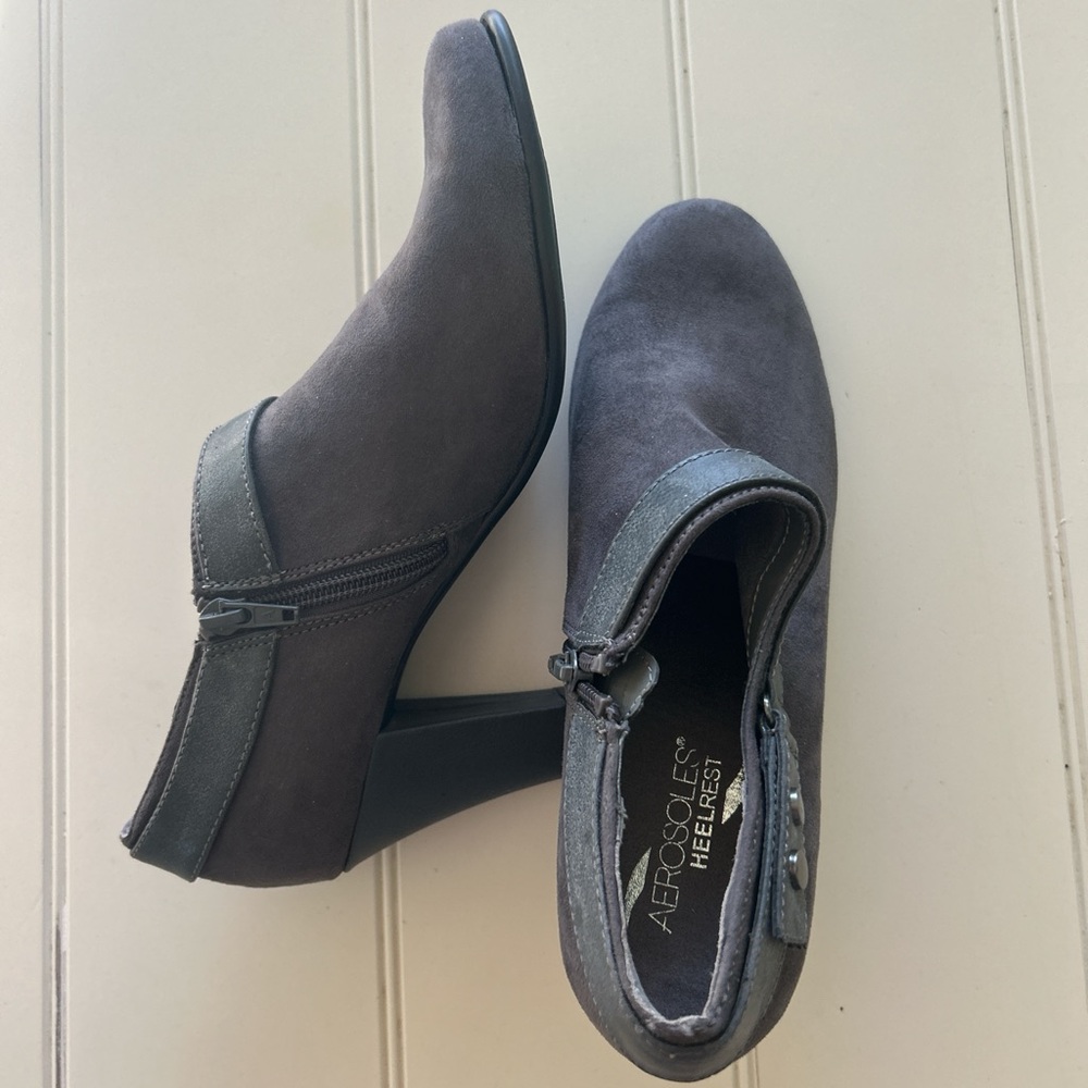 AEROSOLES Women's Charcoal Heeled Boots
